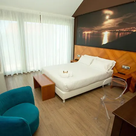 Hotel Alén Do Mar 3*